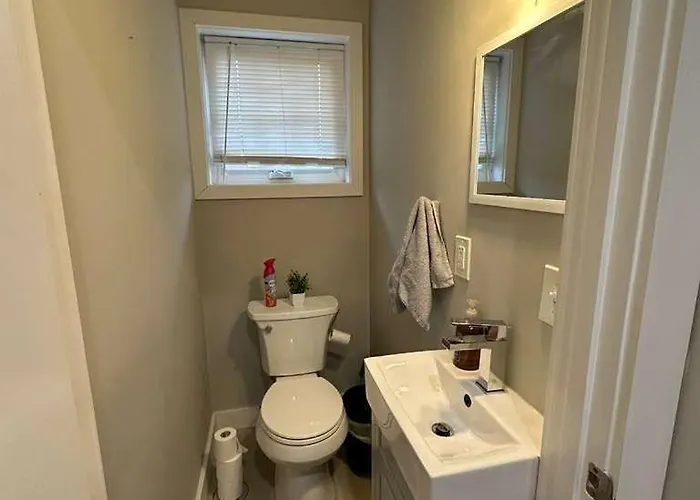 Homestay In Boston West Bellflower Street
